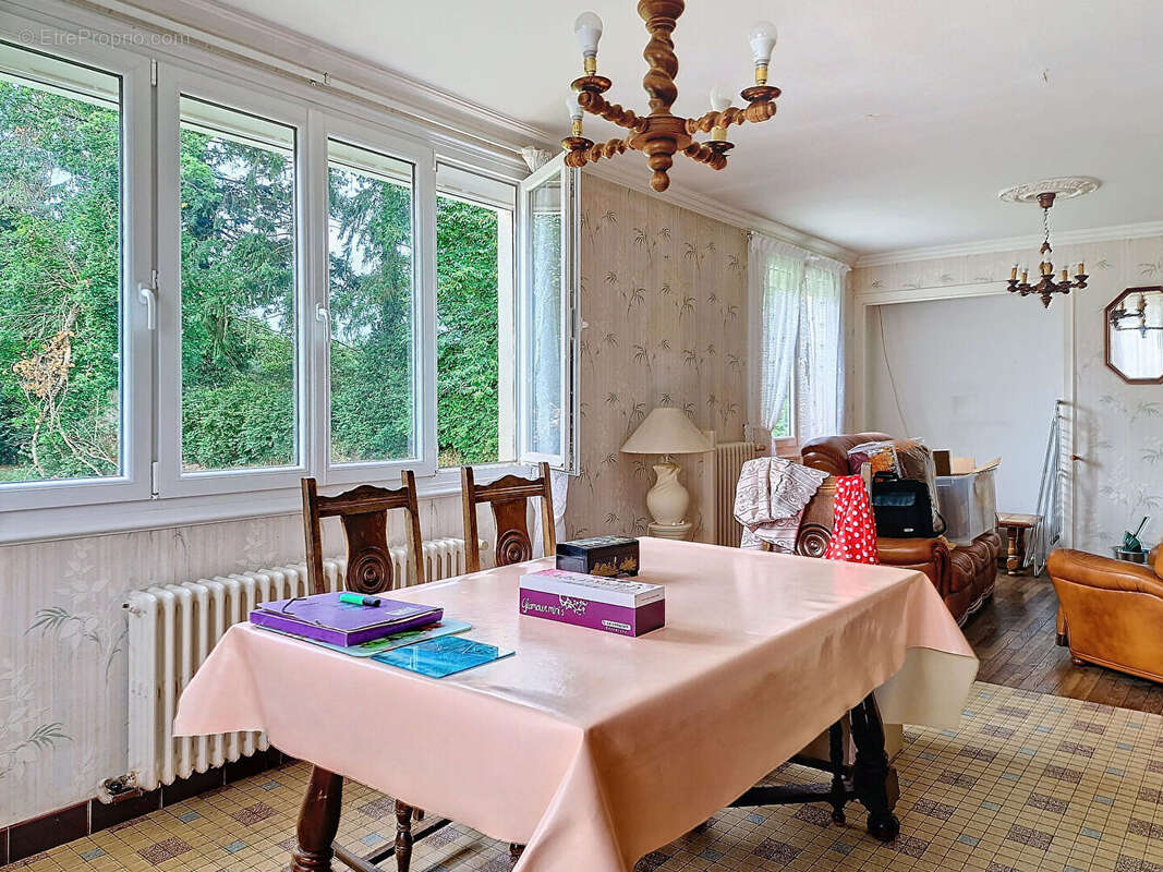 Maison à SAINT-SERVANT