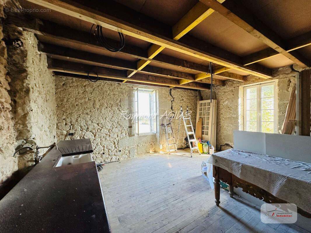 Charmant maison en pierre de 3 chambres avec une vue imprenable - photo 10