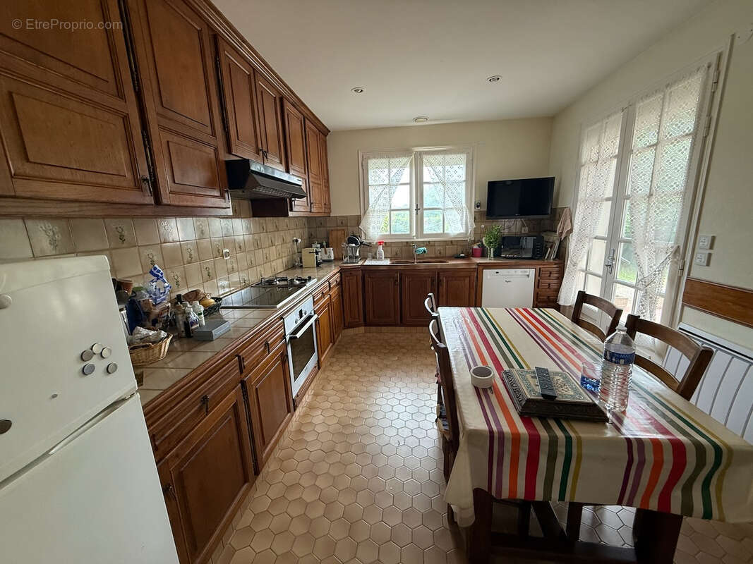 Maison à SAINT-ETIENNE-DE-FOUGERES