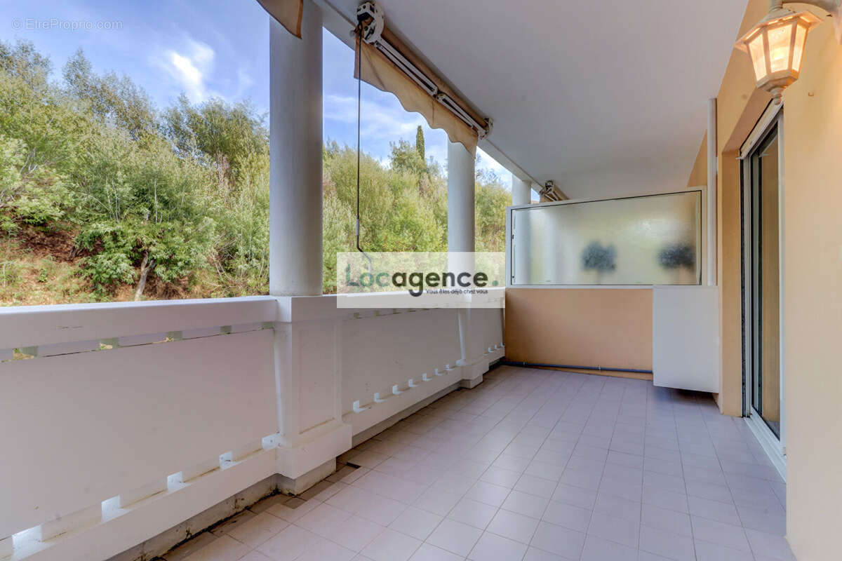 Appartement à MANDELIEU-LA-NAPOULE
