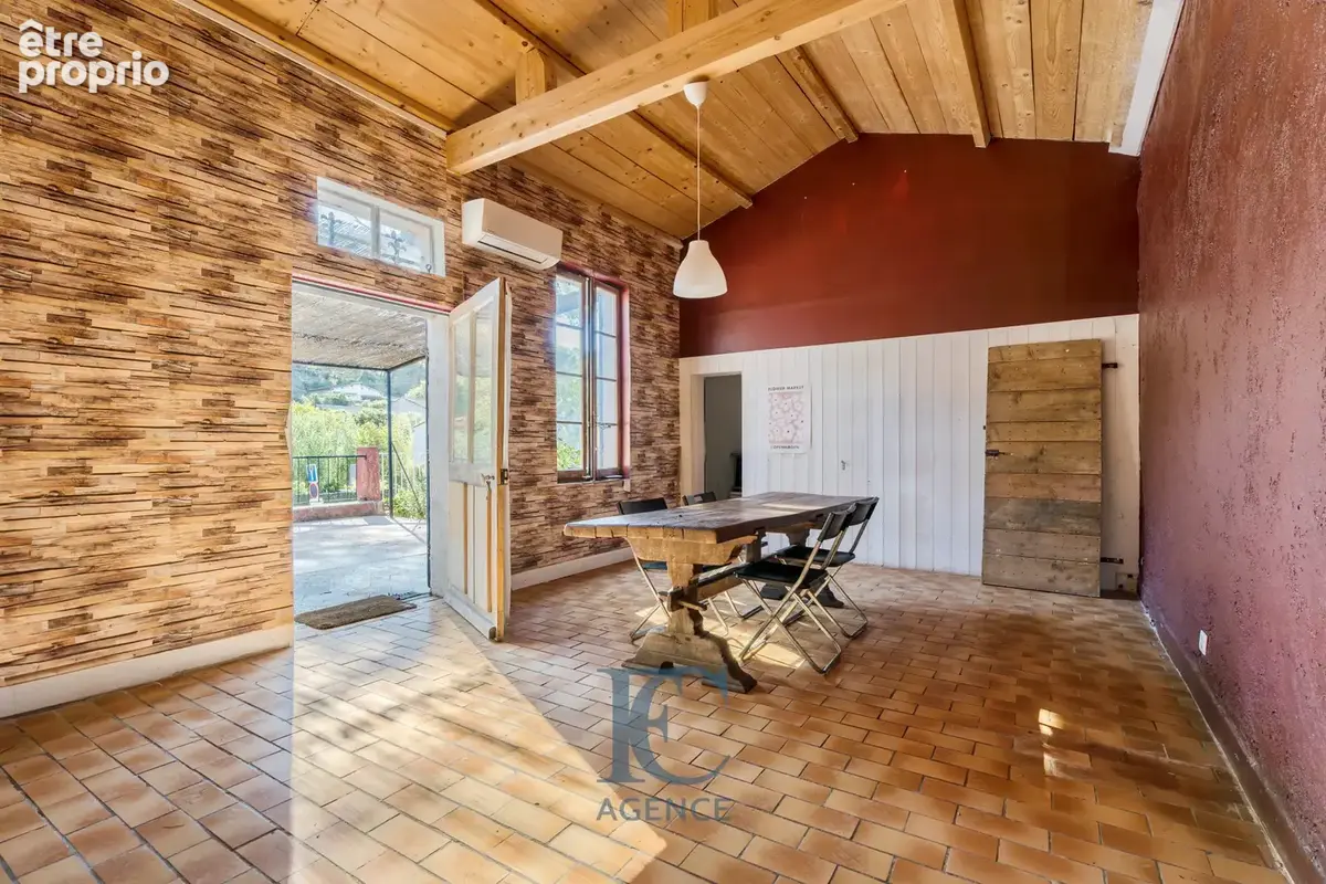 Maison avec local professionnel de 125 m2 au Port d'Alon - photo 3