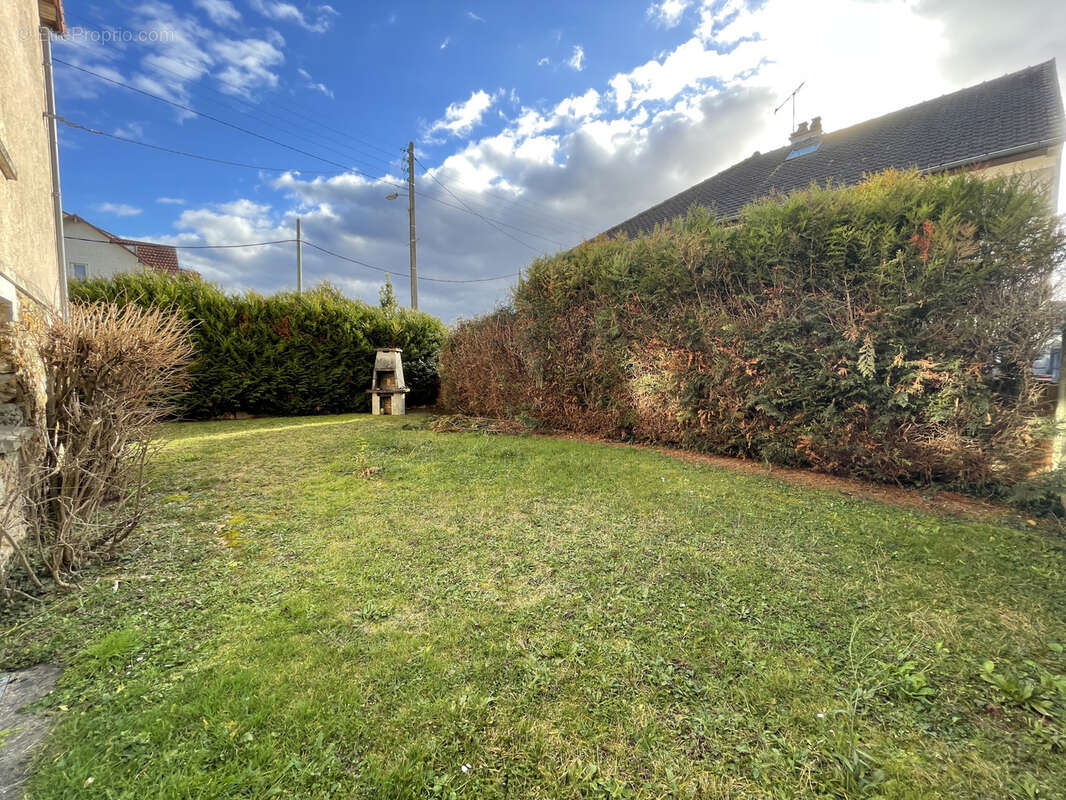 Maison à SAVIGNY-SUR-ORGE