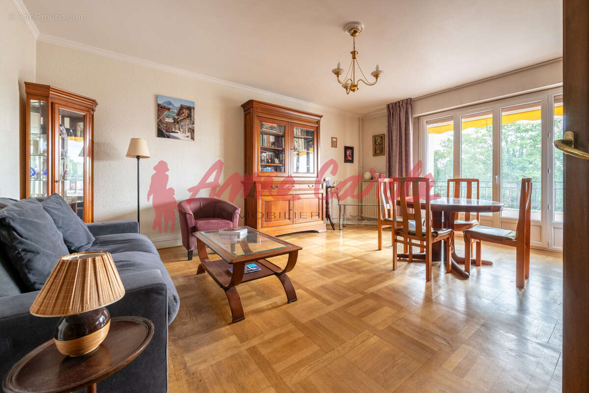 Appartement à FONTENAY-SOUS-BOIS
