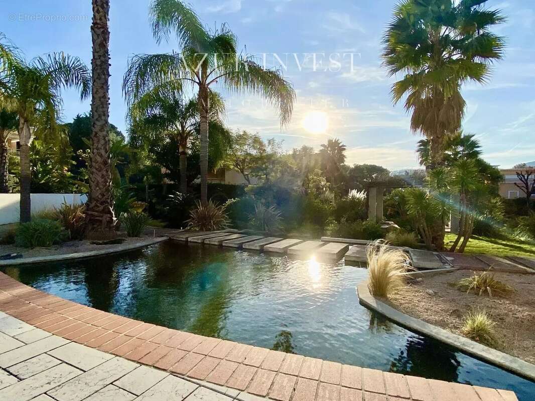 Appartement à ROQUEBRUNE-CAP-MARTIN