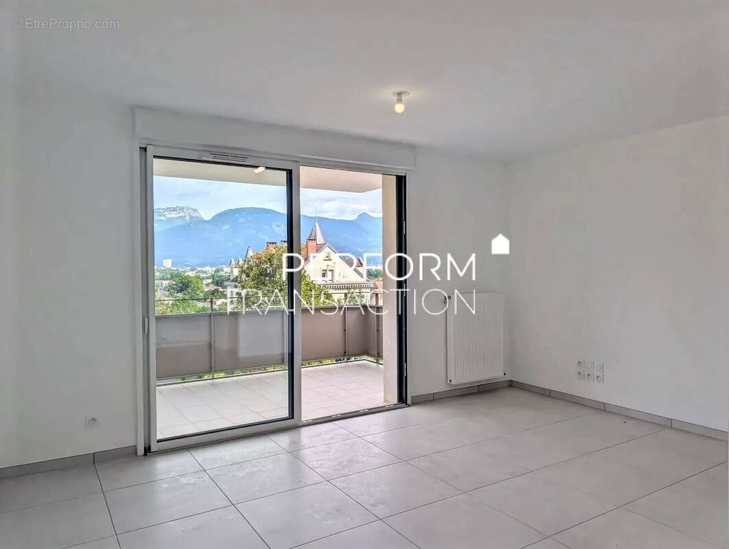 Appartement à POISAT
