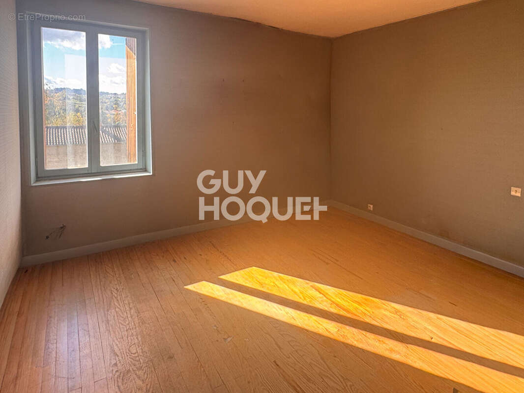 Appartement à PONT-EVEQUE