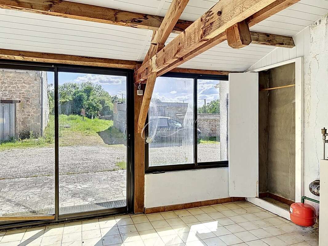 Appartement à LA ROCHE-EN-BRENIL