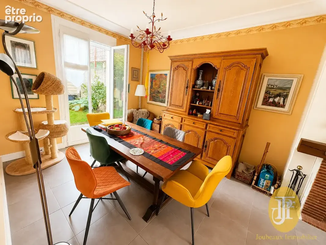 Exceptionnel en plein coeur de ville, maison spacieuse avec jardin - photo 3