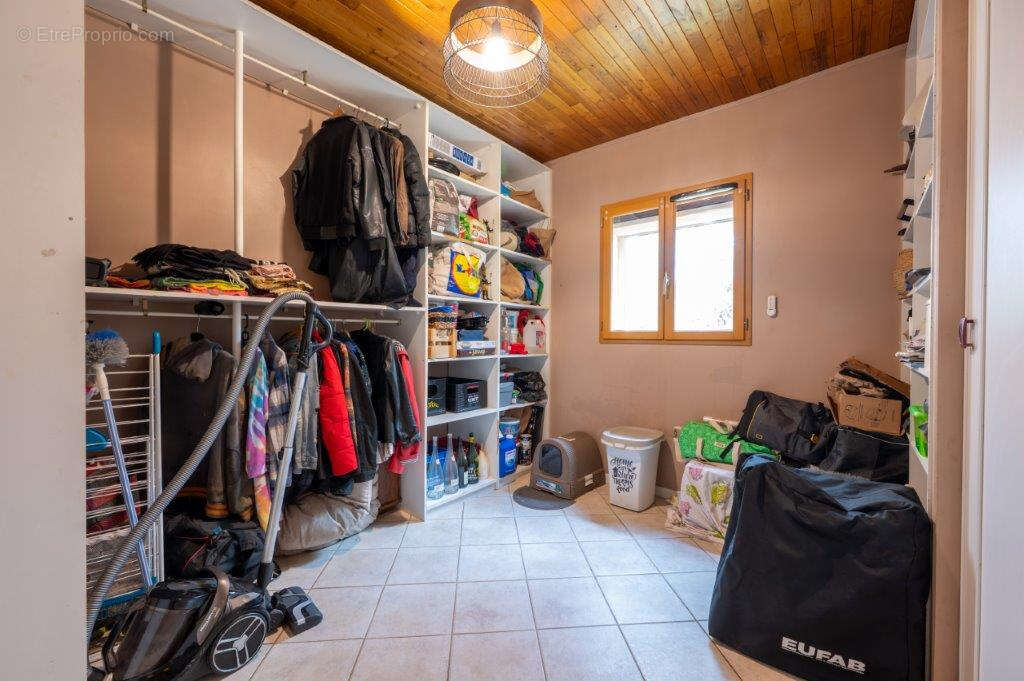 Agréable Contemporaine sur 2500 m2 avec vue et piscine hors sol - photo 11