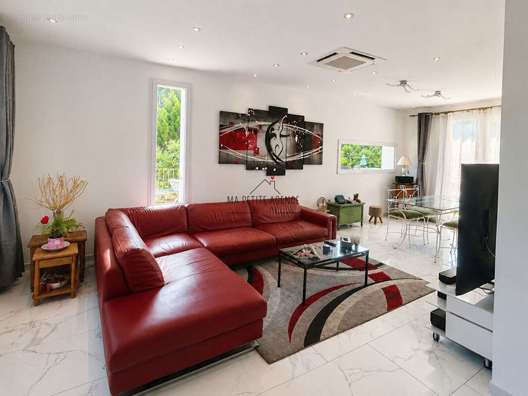 Appartement à LE ROVE
