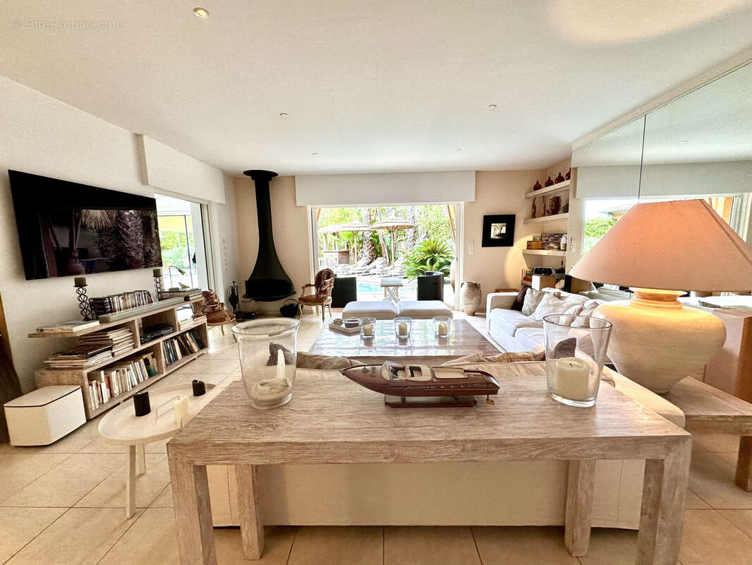 Villa lumineuse avec piscine, à deux pas du centre-ville de Sainte-Maxime - photo 7