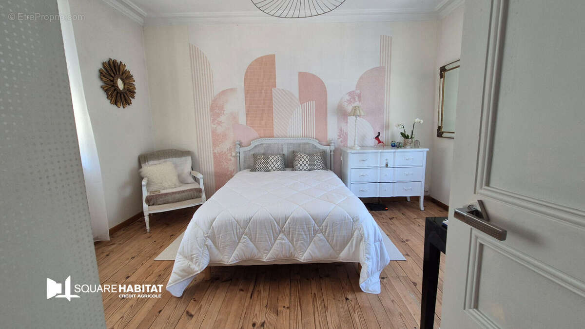 Maison à MONTREVAULT