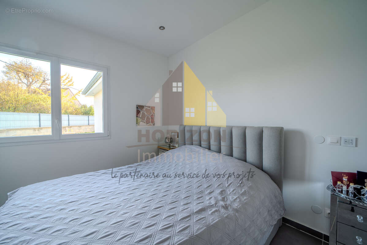 Maison à RUFFEY-SUR-SEILLE