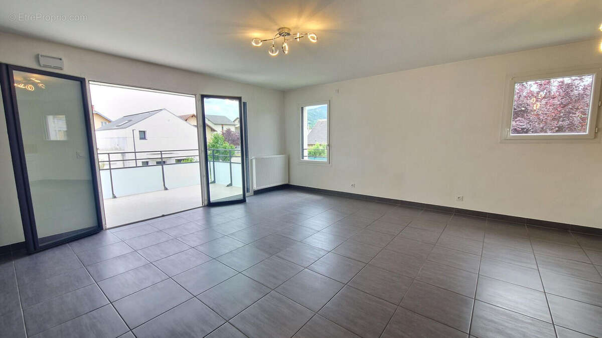 Appartement à BARBERAZ