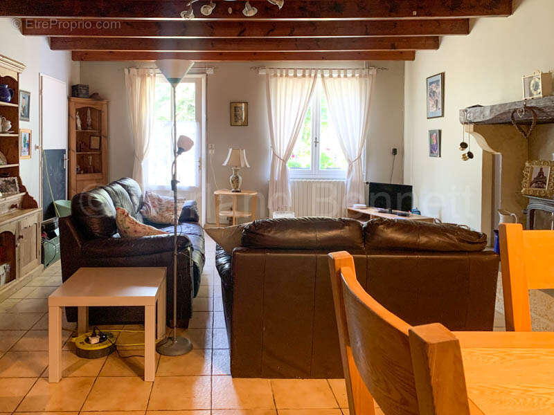 Maison à CHEF-BOUTONNE