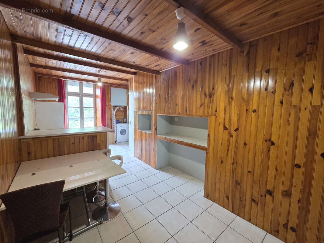 Appartement T2 bis 64m2 centre ville 2éme étage - photo 3