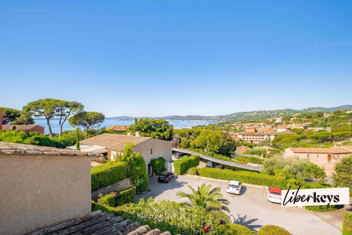 Appartement à ROQUEBRUNE-SUR-ARGENS