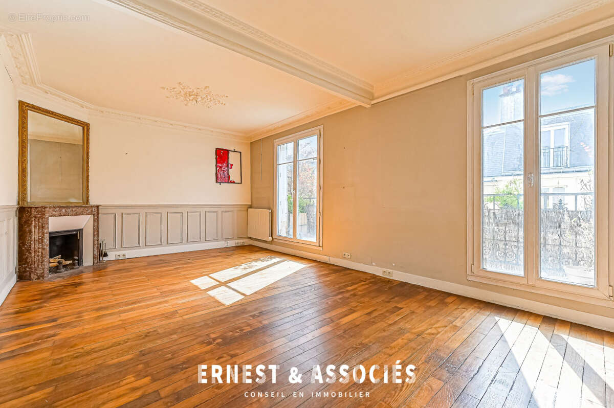 Appartement à PARIS-10E