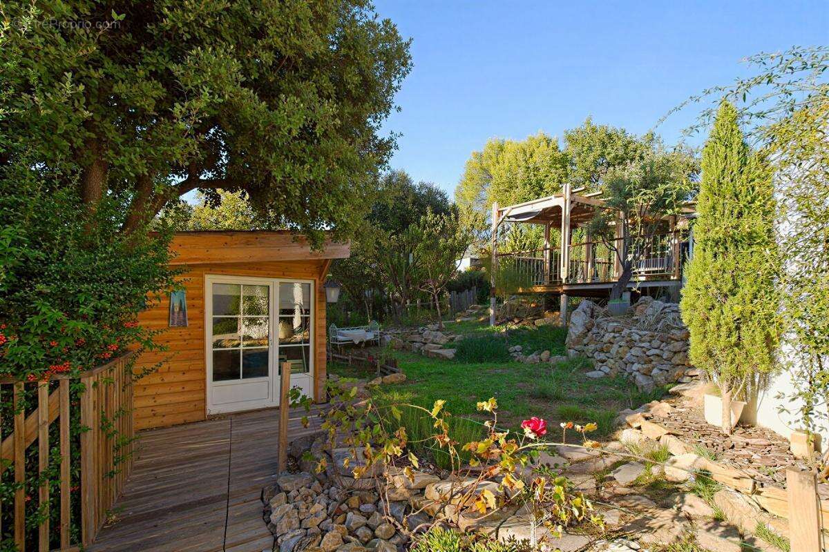 Maison à POURRIERES