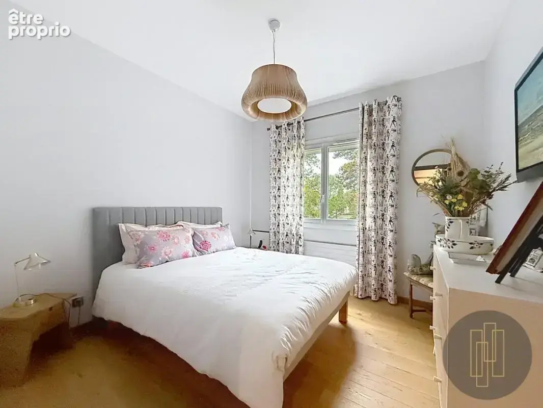 Rare - Type 5 dernier étage - 138 m², balcon 16 m², double garage, parking extérieur et cave - photo 10