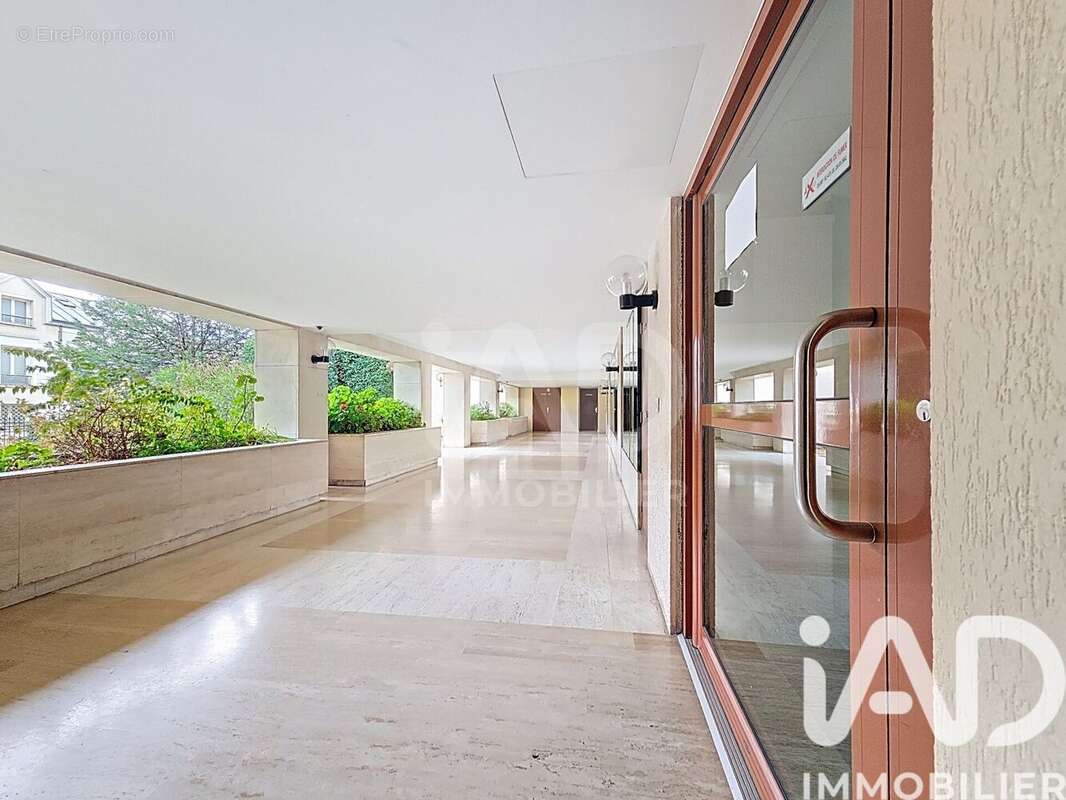 Photo 8 - Appartement à COURBEVOIE