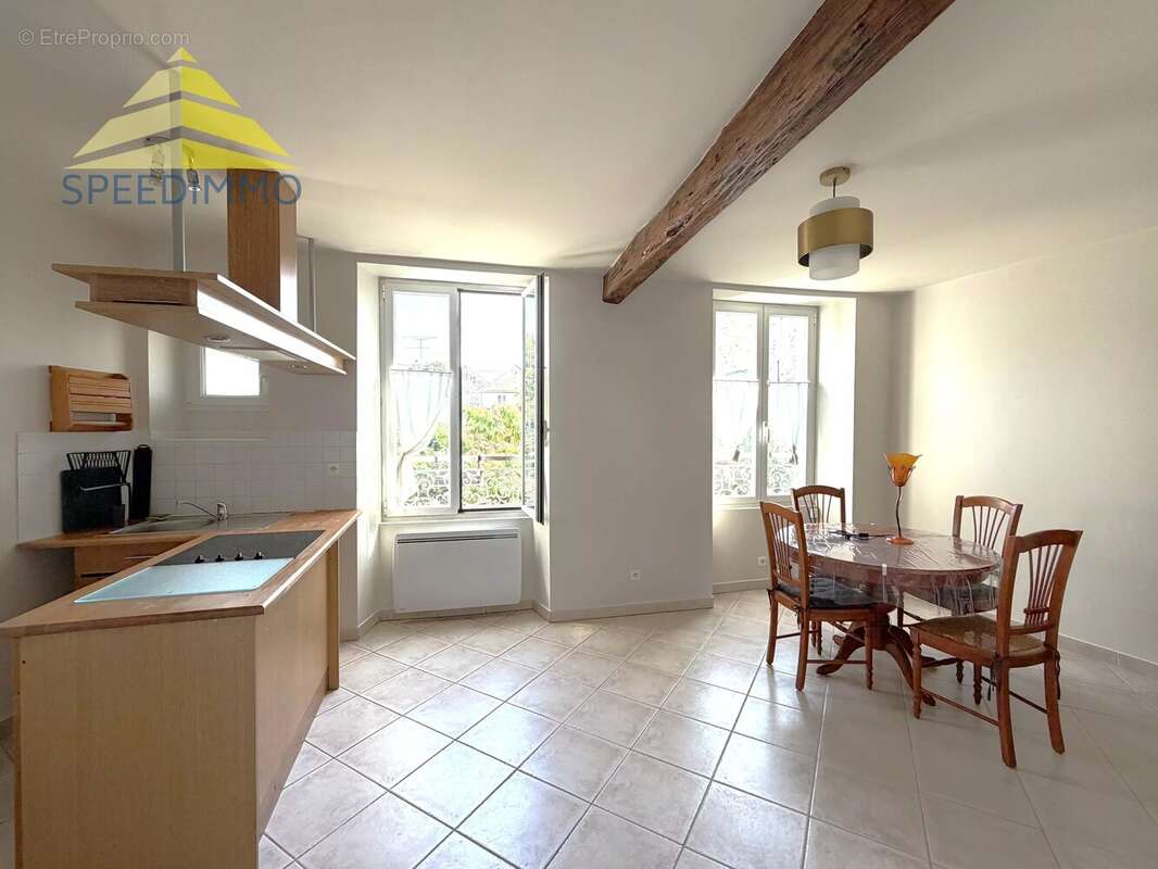 Appartement à MANDRES-LES-ROSES