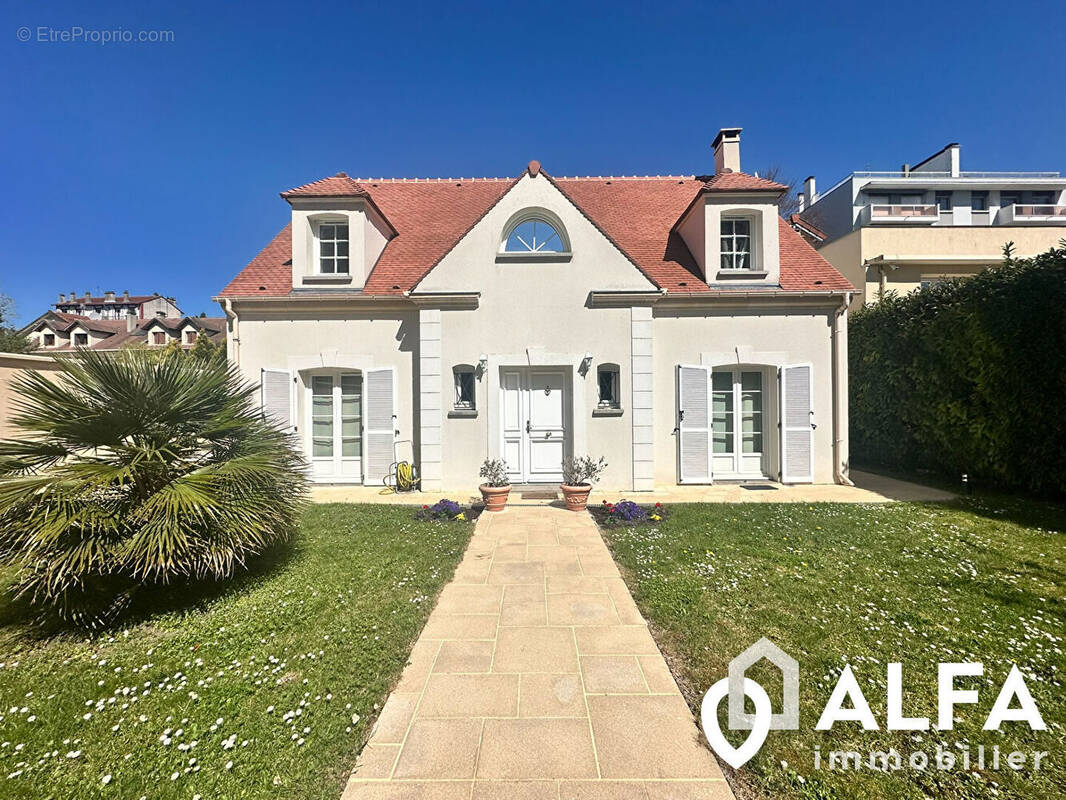 Maison à ENGHIEN-LES-BAINS