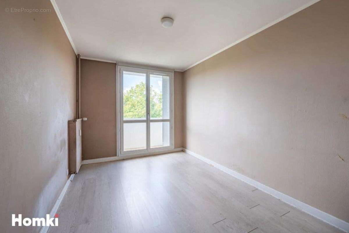Appartement à PIERRE-BENITE