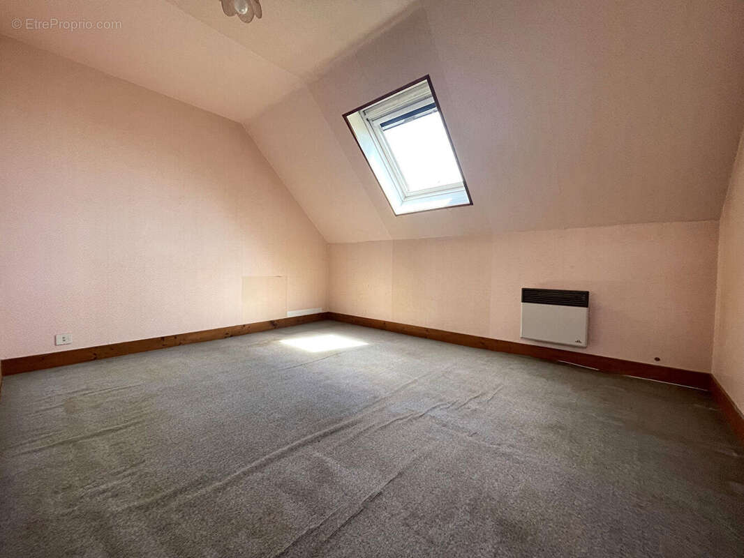Campagne Gourlizon - Maison avec hangars - photo 7