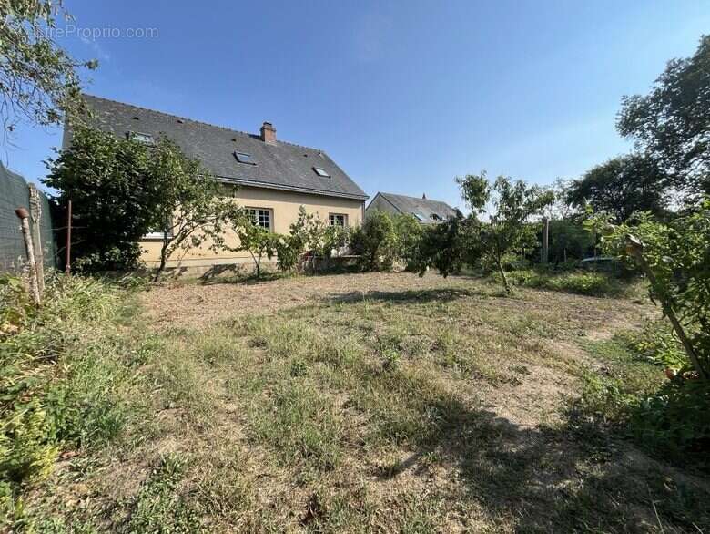 Maison à SAINT-BARTHELEMY-D'ANJOU