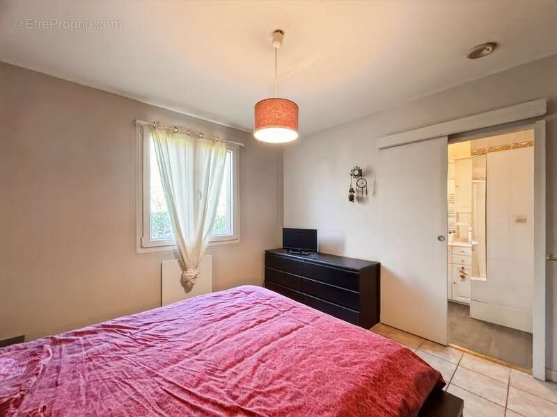 Maison à SAINT-GENIS-POUILLY