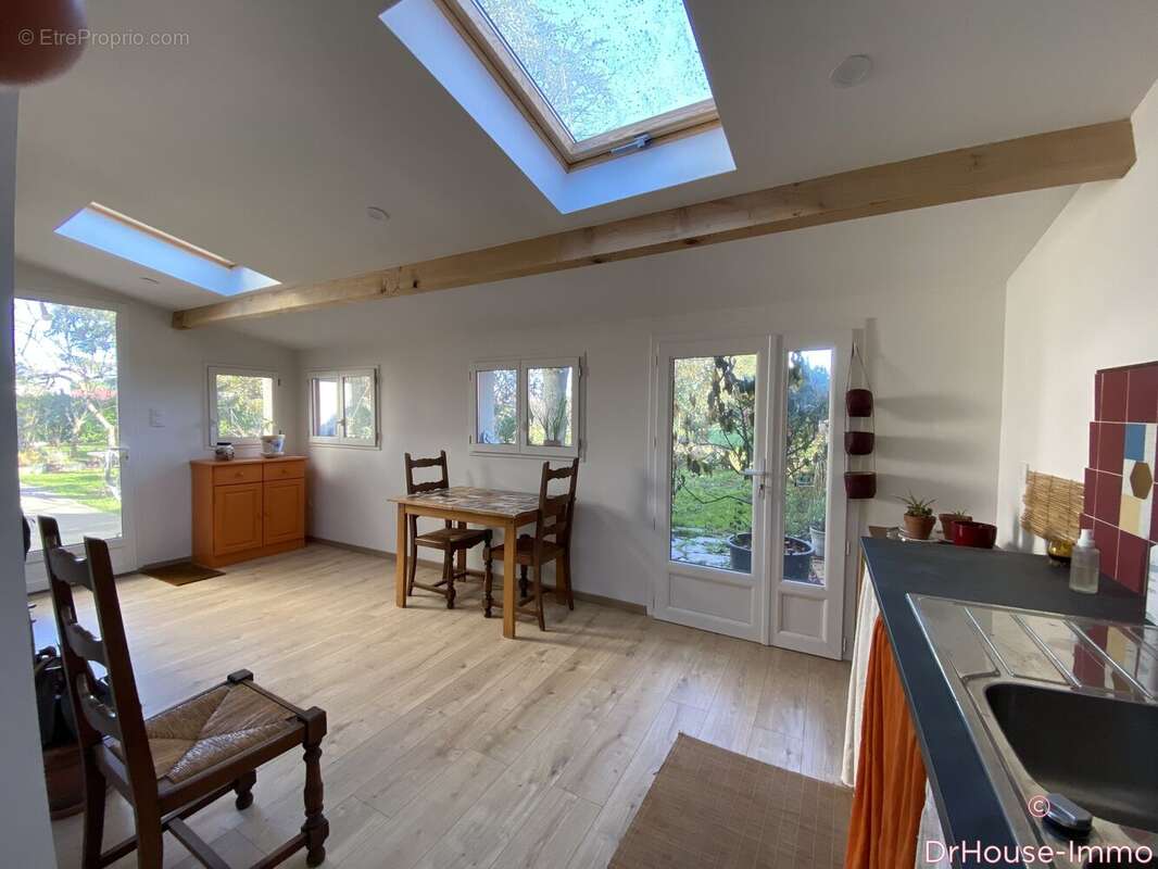 Maison à LA TOUR-DU-CRIEU