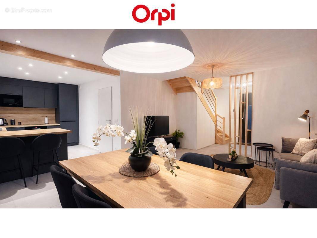 Maison à VETRAZ-MONTHOUX