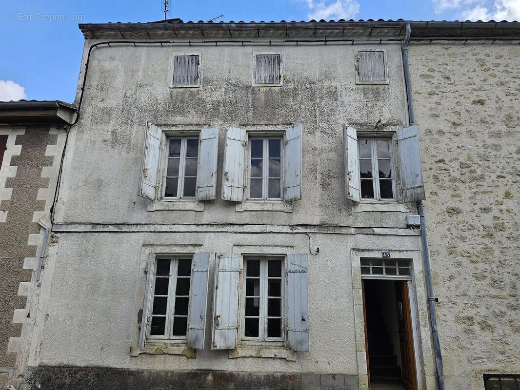 Maison à MONSEGUR
