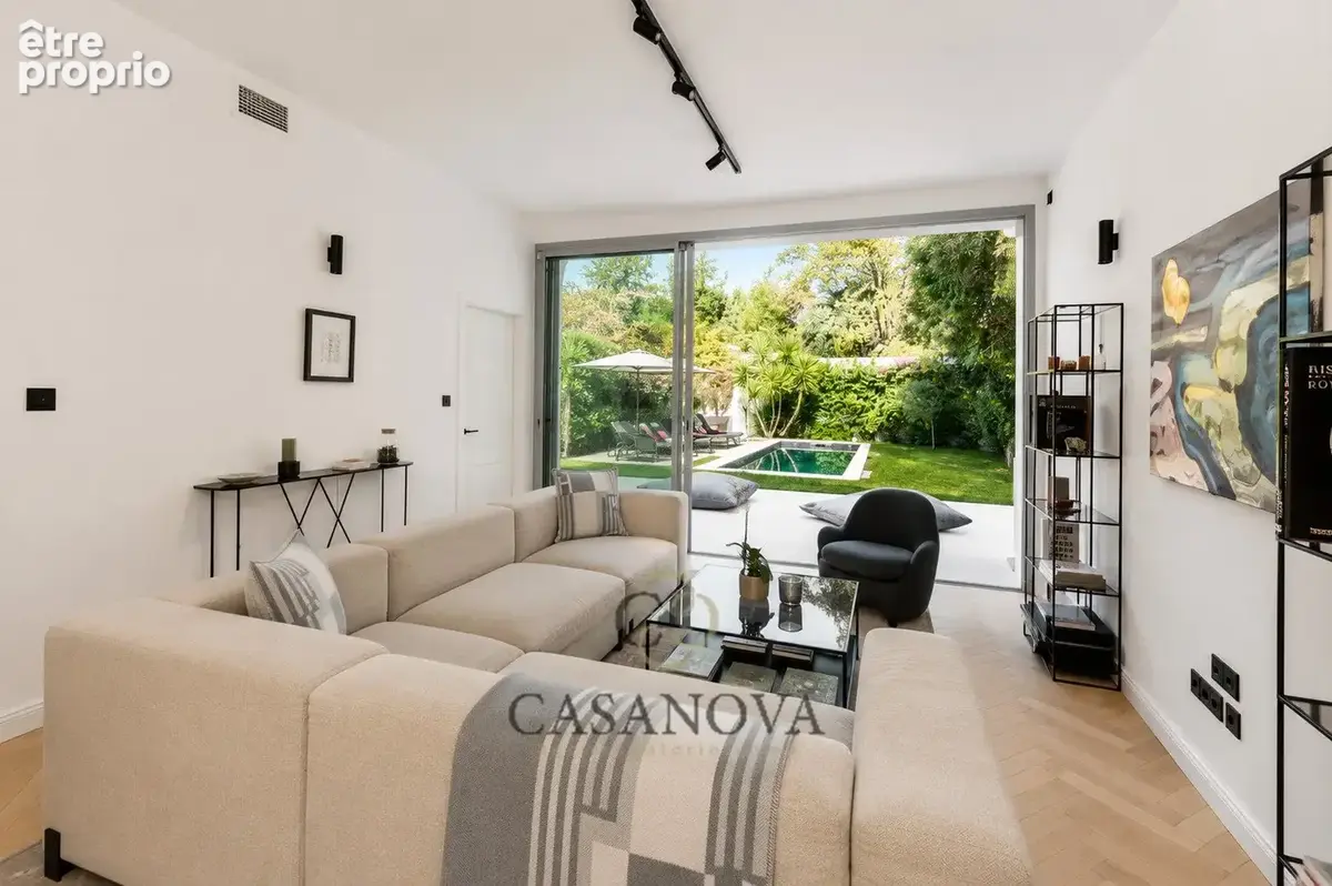 Maison de caractère rénovée avec jardin paysager, piscine et garage aux Arceaux à Montpellier - photo 5