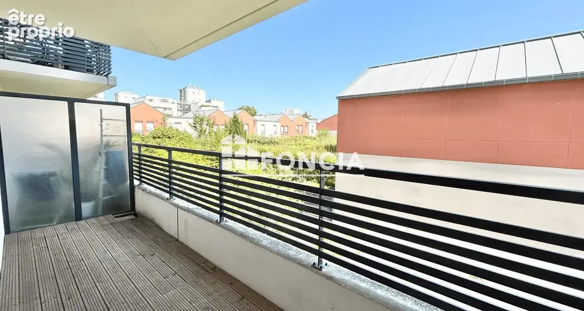 T2 recent avec balcon et parking secteur pommery - photo 1