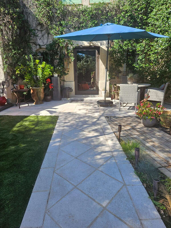 Maison à ROQUEFORT-LES-PINS