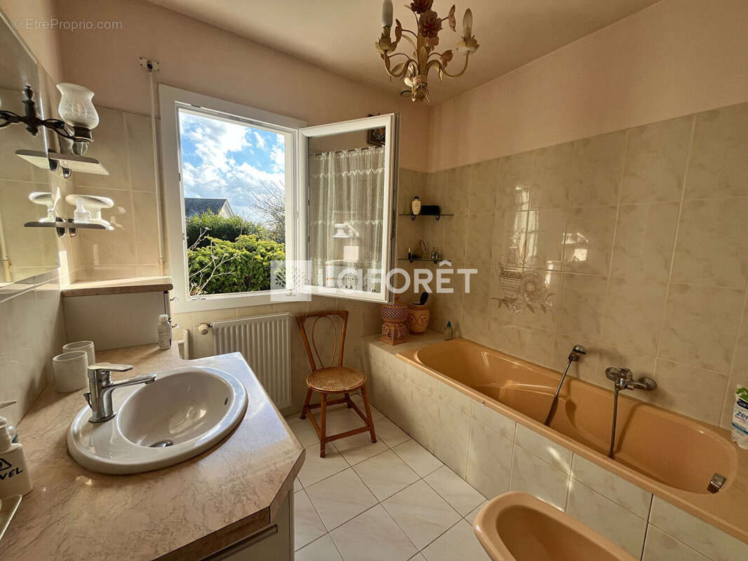 Maison à PLOUGRESCANT