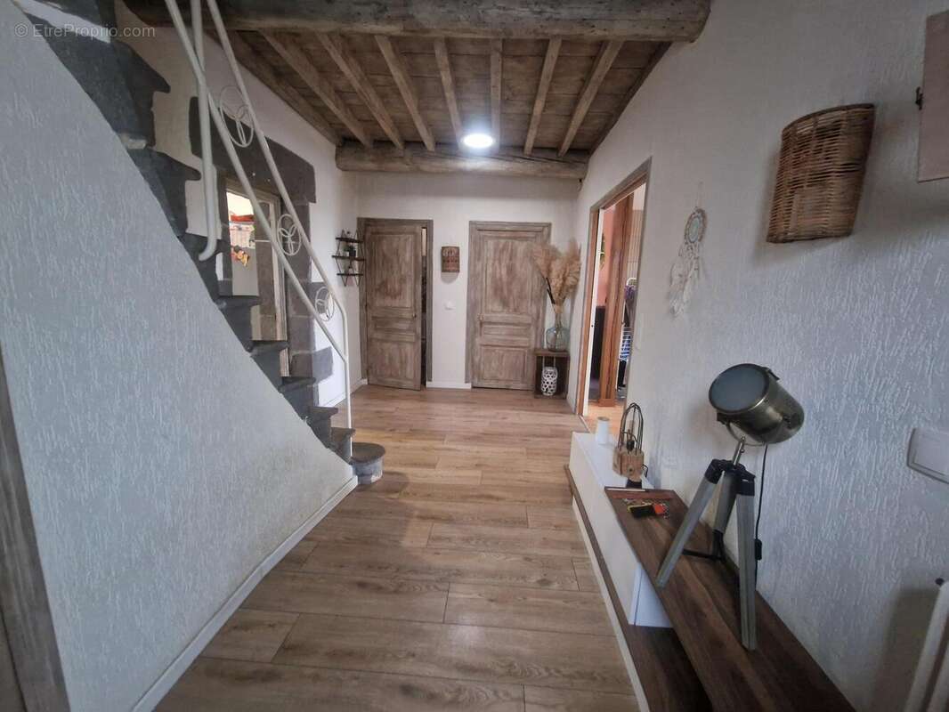 Maison 162 m² à Riom  - photo 3