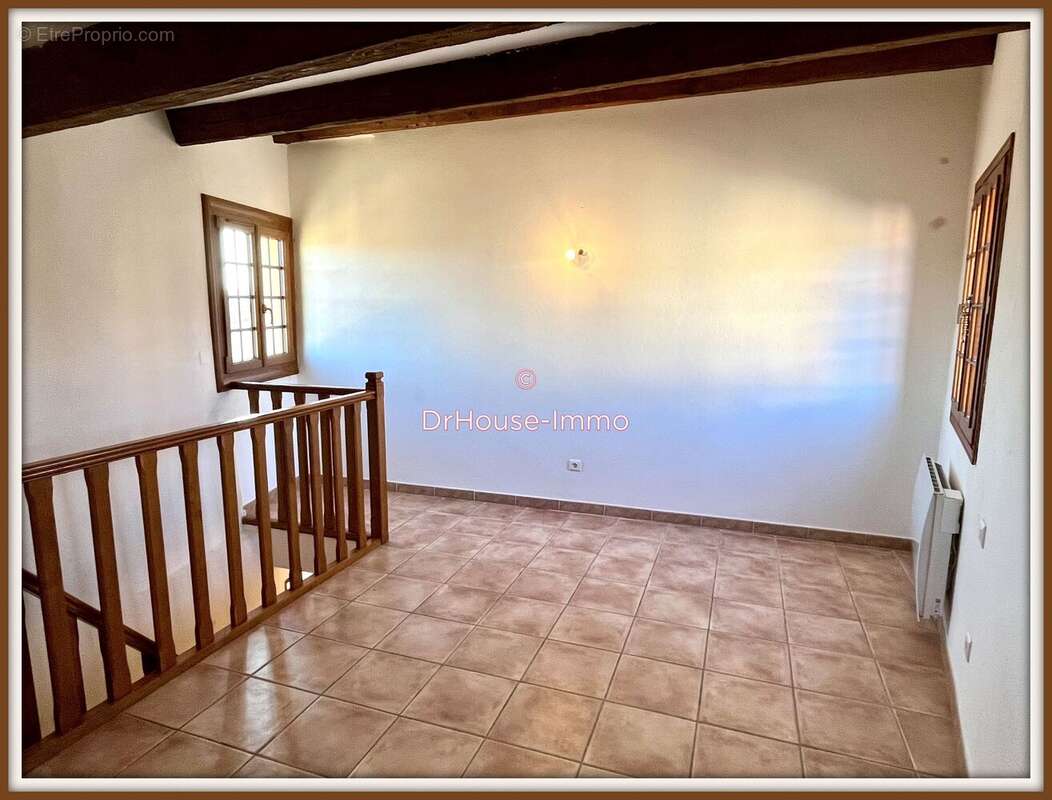 Appartement à LORGUES