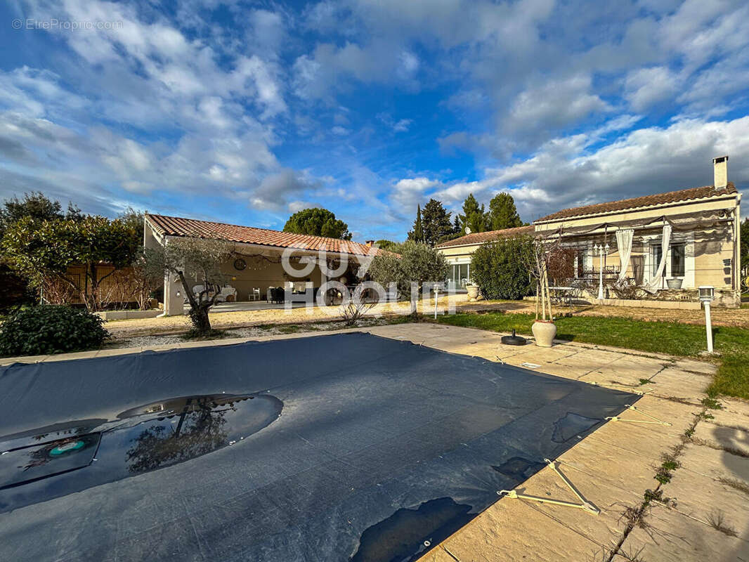 Maison à L'ISLE-SUR-LA-SORGUE