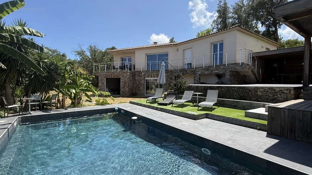 Maison à SANTA-MARIA-POGGIO