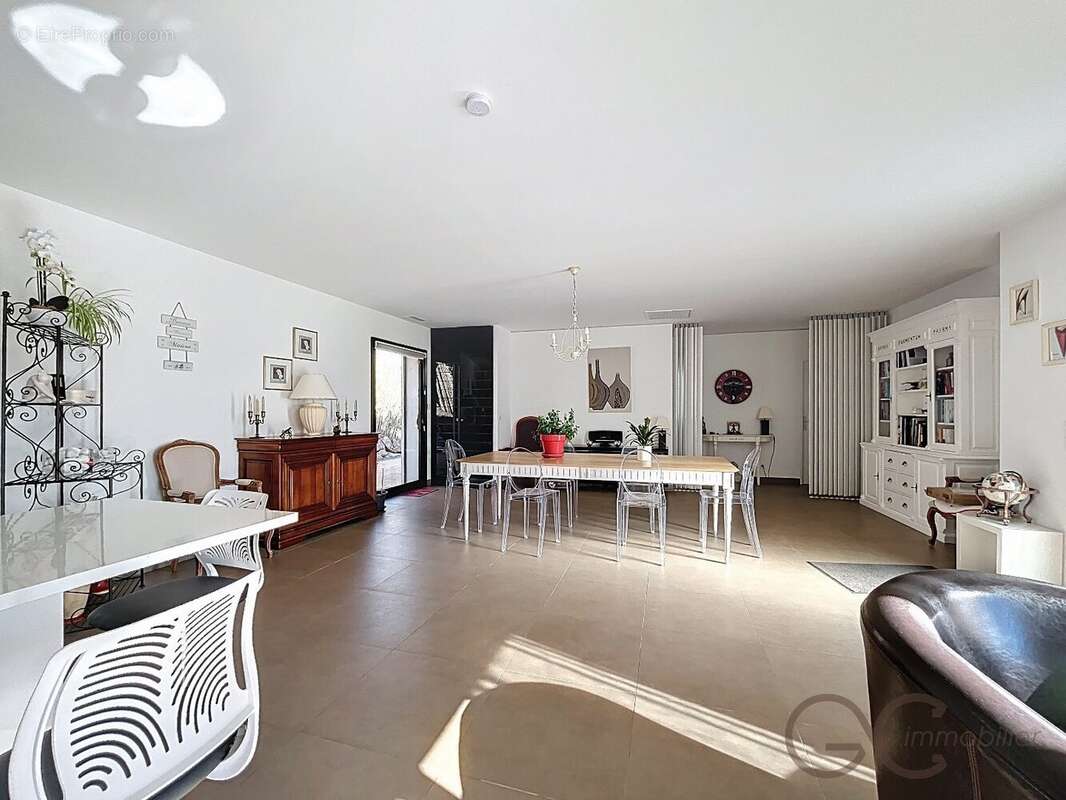 Maison à SAINT-CHINIAN