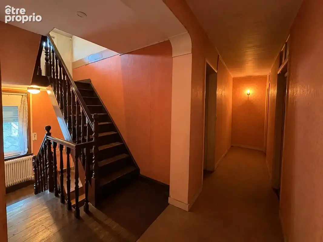 Ensemble immobilier de deux maisons avec jardin et dépendances. - photo 4