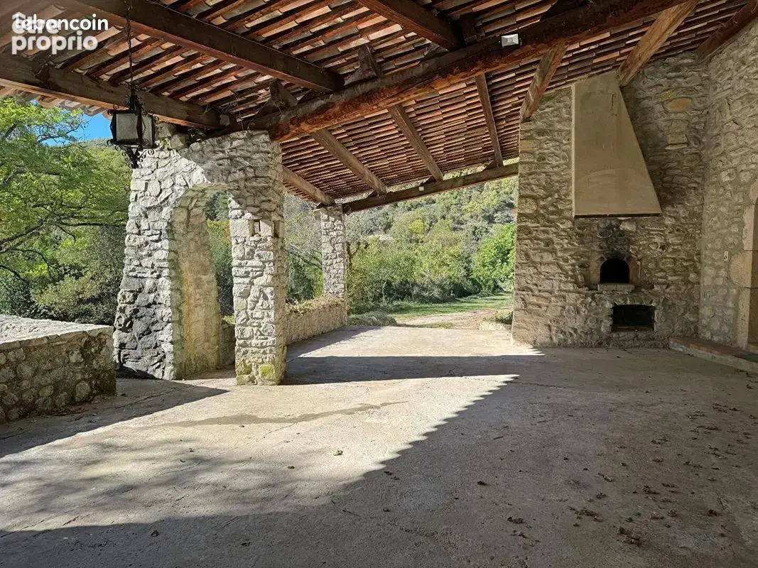 Bâtisse en pierres à rénover. - photo 17