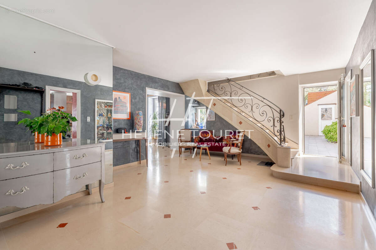 Maison 254 m² à Baron  - photo 8