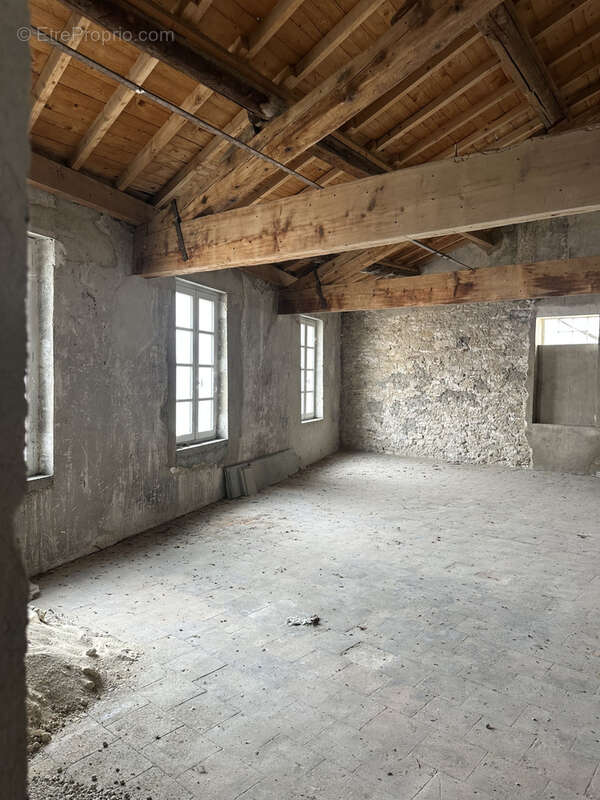 Appartement à L'ISLE-SUR-LA-SORGUE