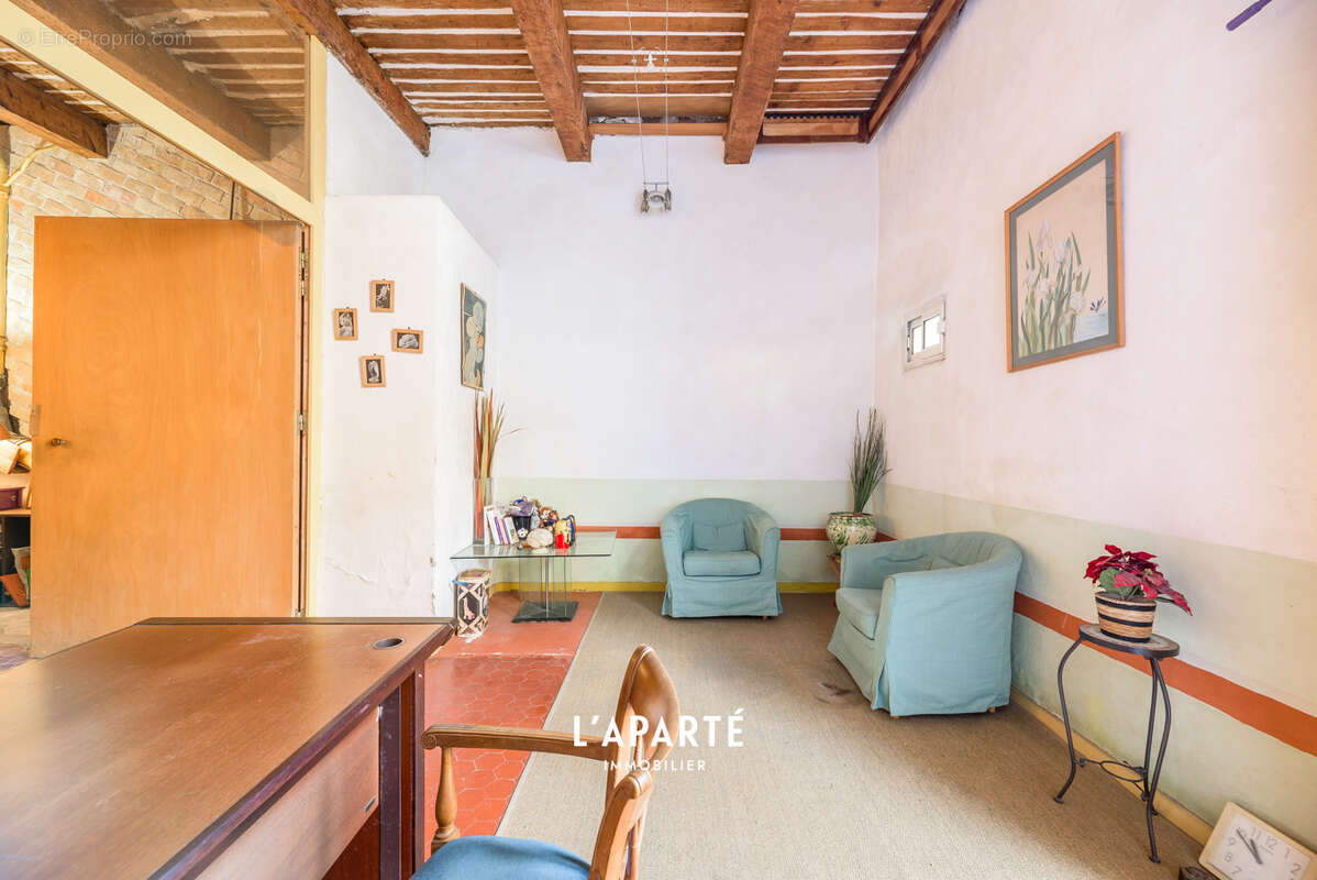 Appartement à MARSEILLE-6E