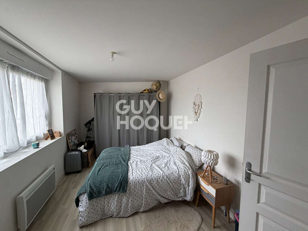 Maison à LA CHAPELLE-BASSE-MER