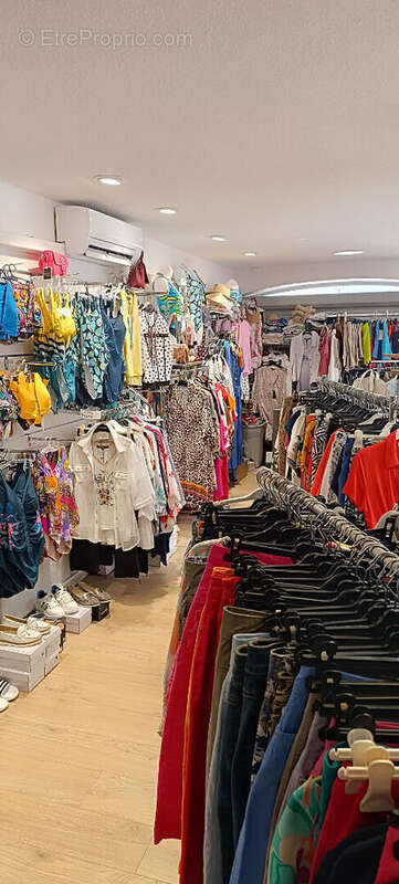 Commerce à SAINT-CYPRIEN